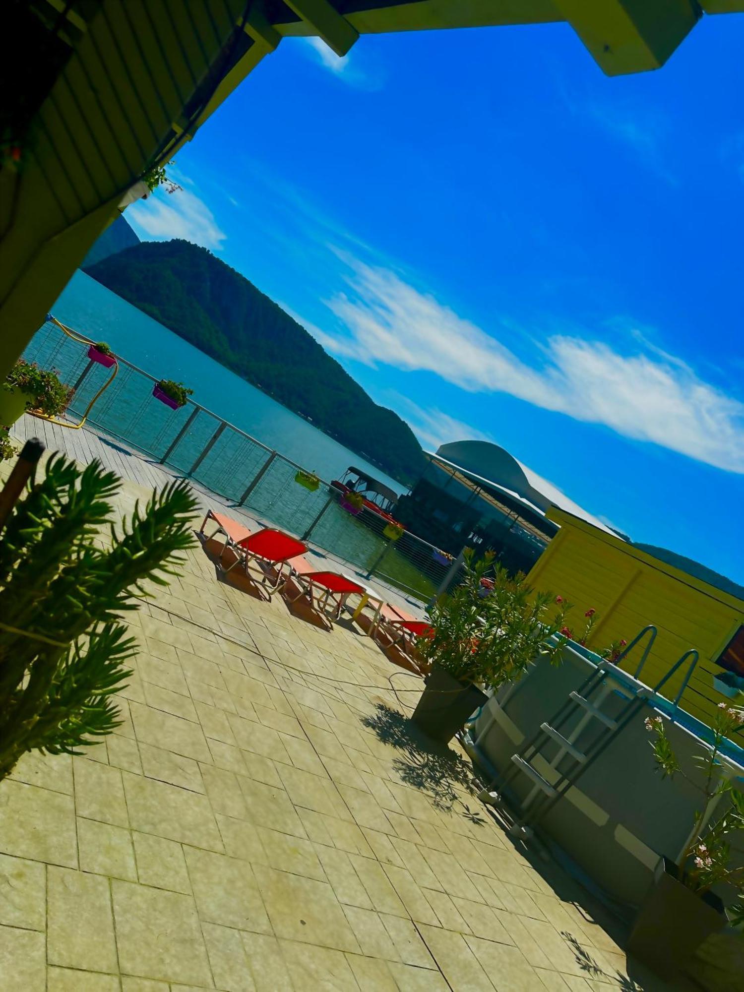 Vila Victor Dubova Luaran gambar