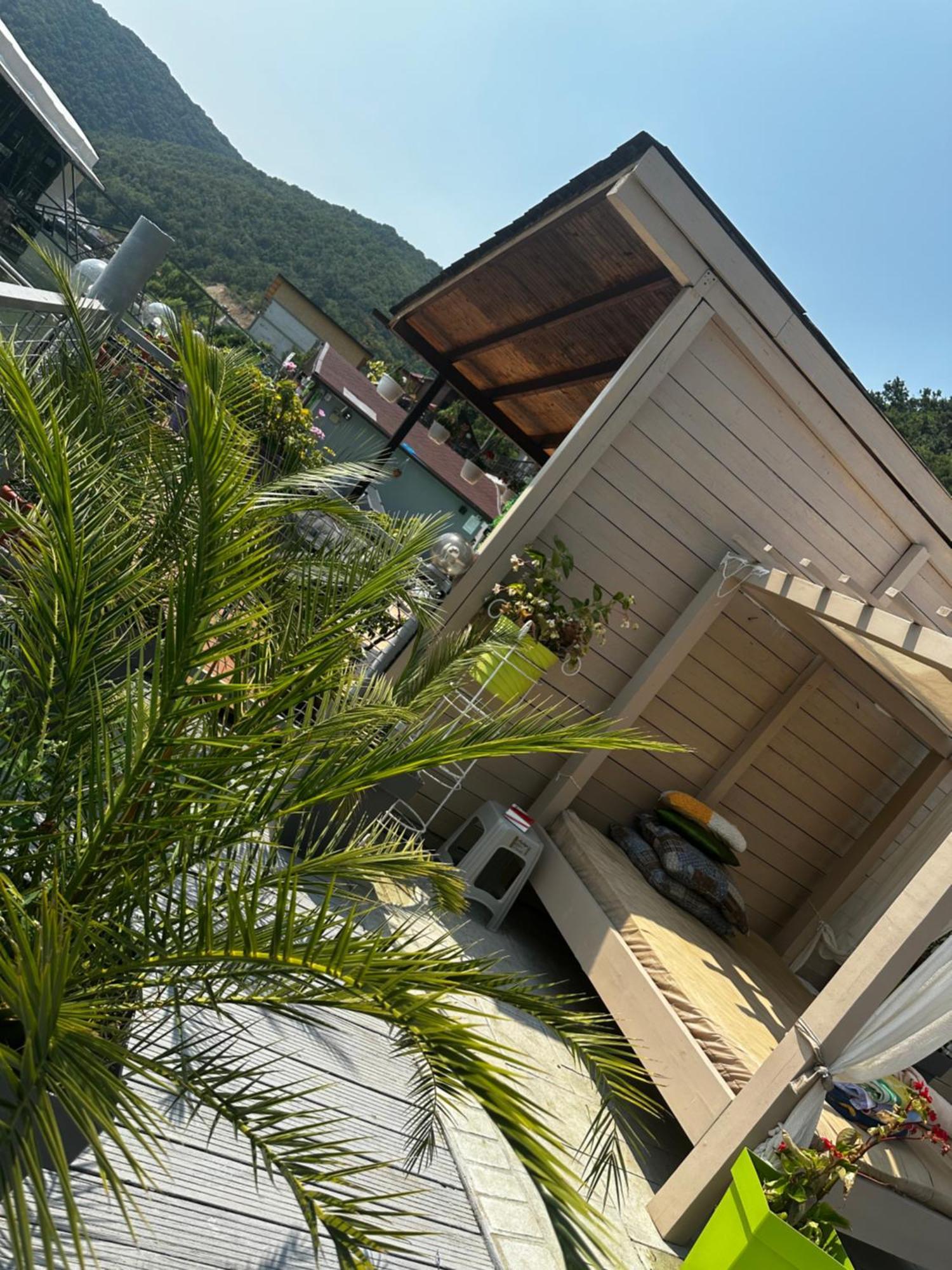 Vila Victor Dubova Luaran gambar